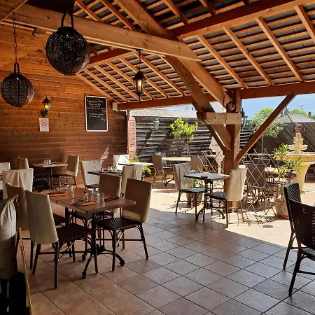 Hotel Restaurant Crêperie Du Château 2*