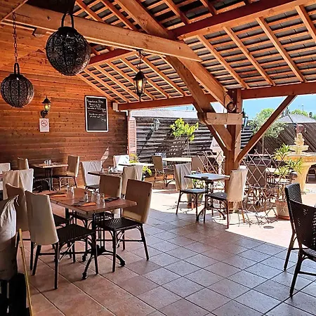 Hotel Restaurant Crêperie Du Château Craon (Mayenne)