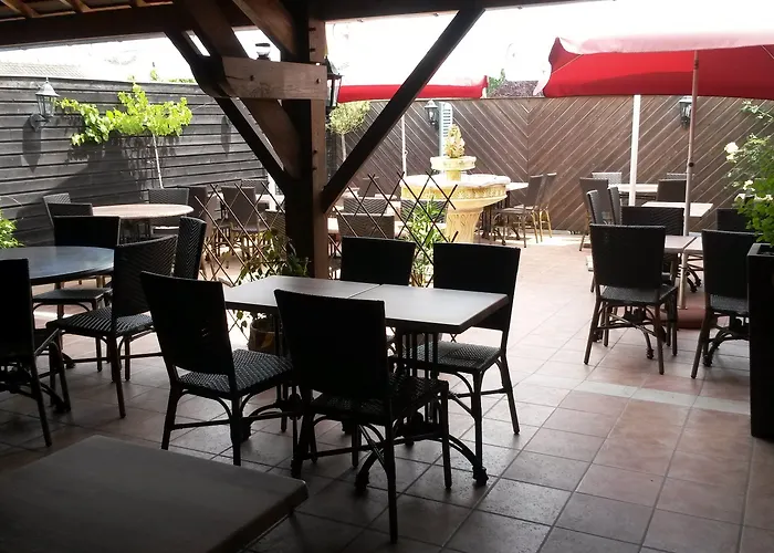 Restaurant La Creperie Du Chateau Hotel 2*